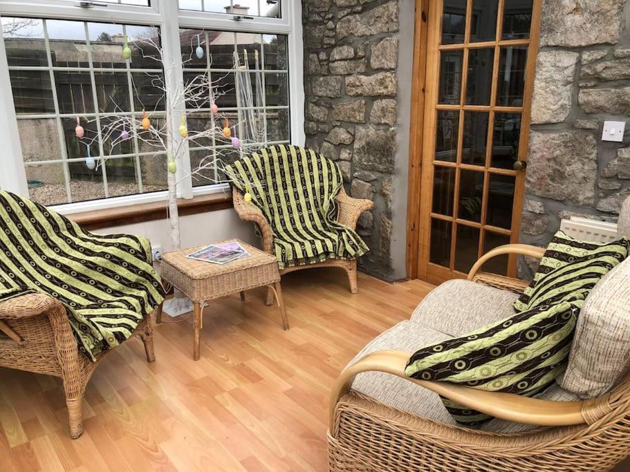 Historical North Cottage In Old Deer Bagian luar foto