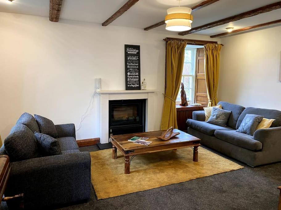 Historical North Cottage In Old Deer Bagian luar foto